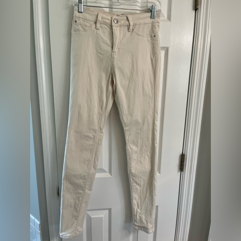 YMI hyper stretch mid-rise skinny jean, cream color, size small